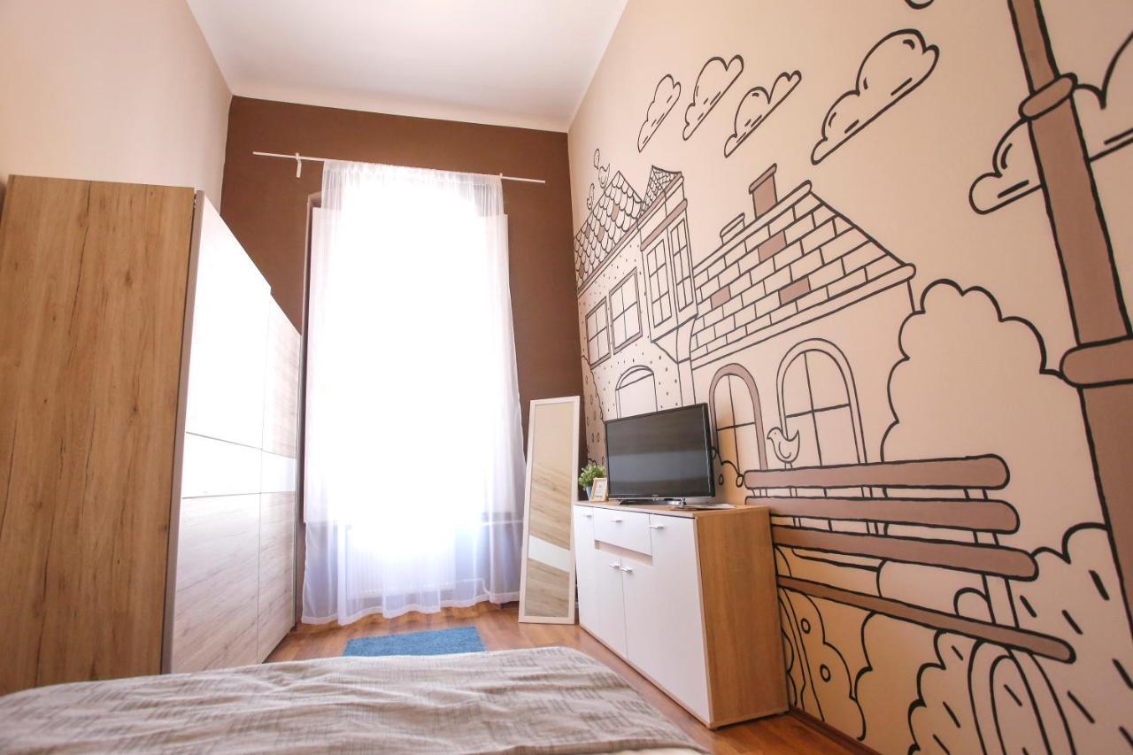 Urania Apartmanhaz Eger Exteriör bild