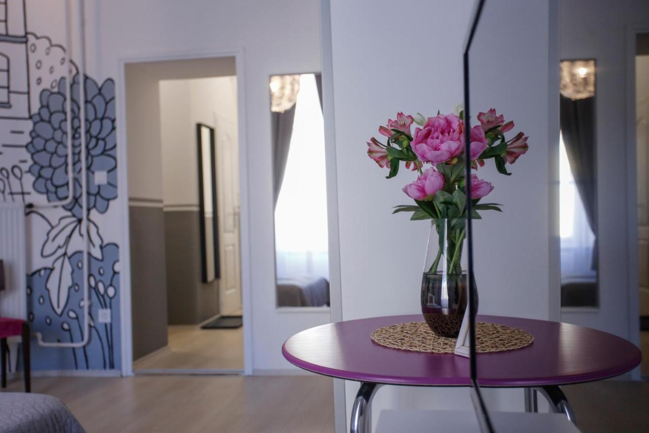 Urania Apartmanhaz Eger Exteriör bild