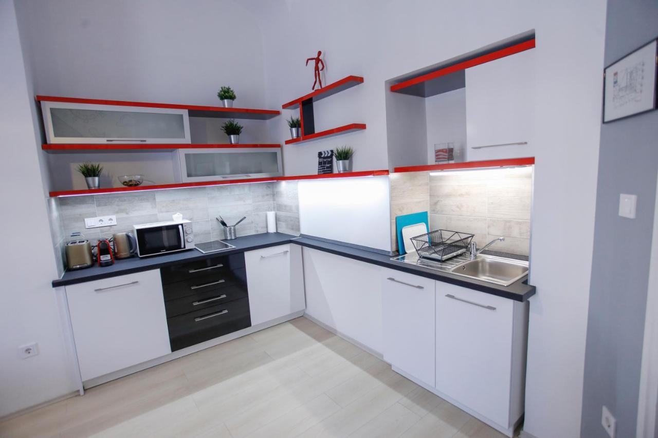 Urania Apartmanhaz Eger Exteriör bild