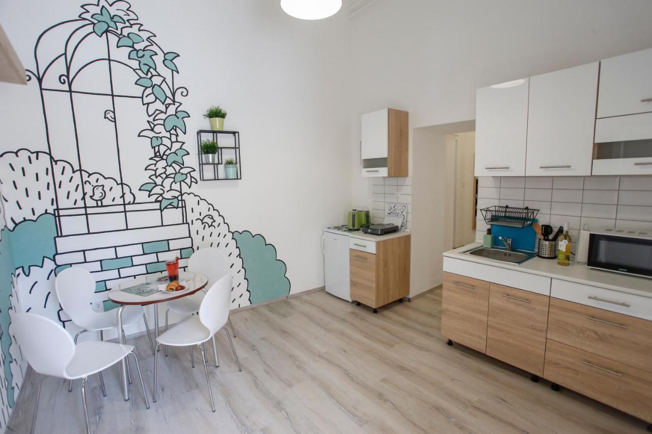 Urania Apartmanhaz Eger Exteriör bild